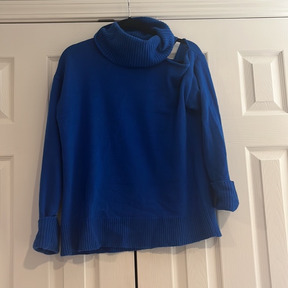 1.State Blue Off the Shoulder Turtleneck. Size M. - Picture 4 of 8